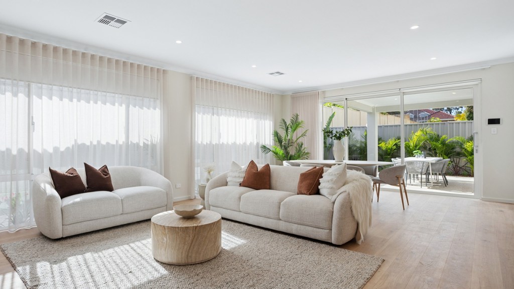 Light-filled lounge