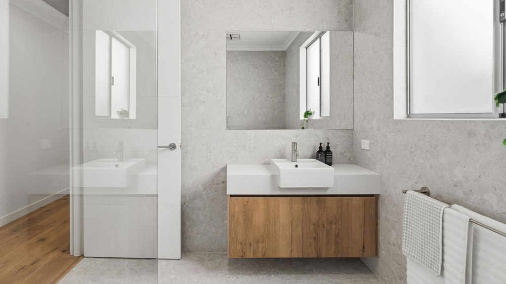 Ensuite